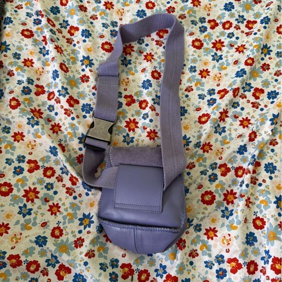 UGG Purple Mini Bag Chic and Functional - Picture 3 of 3